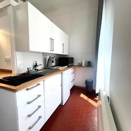Chalucet - Close To Train Station Appartamento Tolone