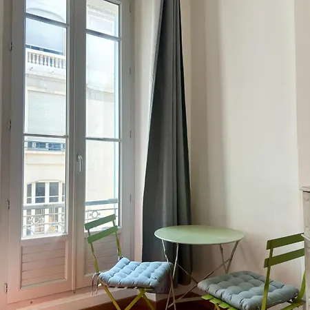 Chalucet - Close To Train Station 公寓