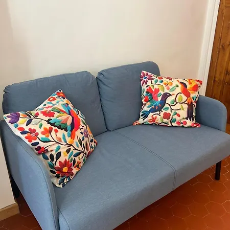 公寓 Chalucet - Close To Train Station