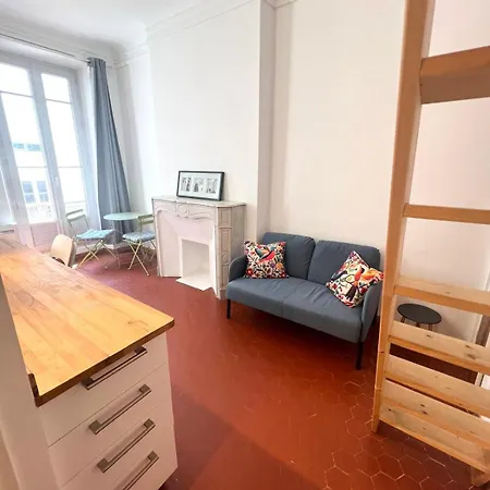 Chalucet - Close To Train Station 公寓 *