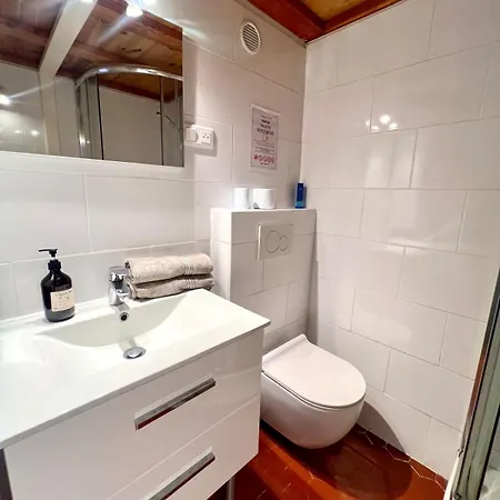 Chalucet - Close To Train Station 公寓